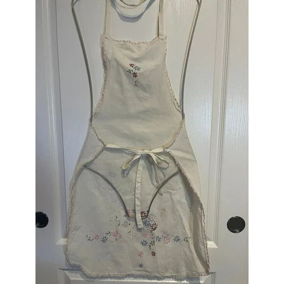 Vintage Embroidered Cream Colored Full Apron - Picture 5 of 12